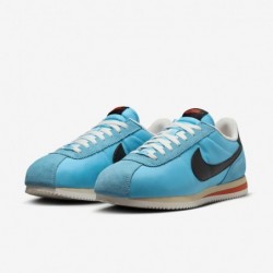 Chaussures Nike Cortez Textile pour Homme (HF0263-401, Bleu Baltique/Or Équipe/Rouge Picante/Noir)